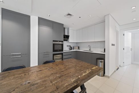 Vacant I Fully Furnished I Upgraded 2 Bed-5