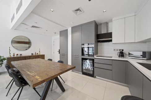 Vacant I Fully Furnished I Upgraded 2 Bed-6