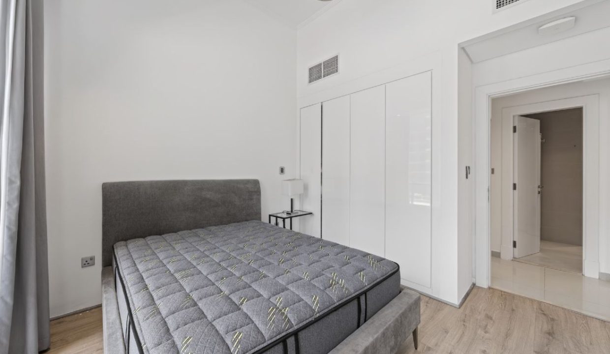 Vacant I Fully Furnished I Upgraded 2 Bed-9
