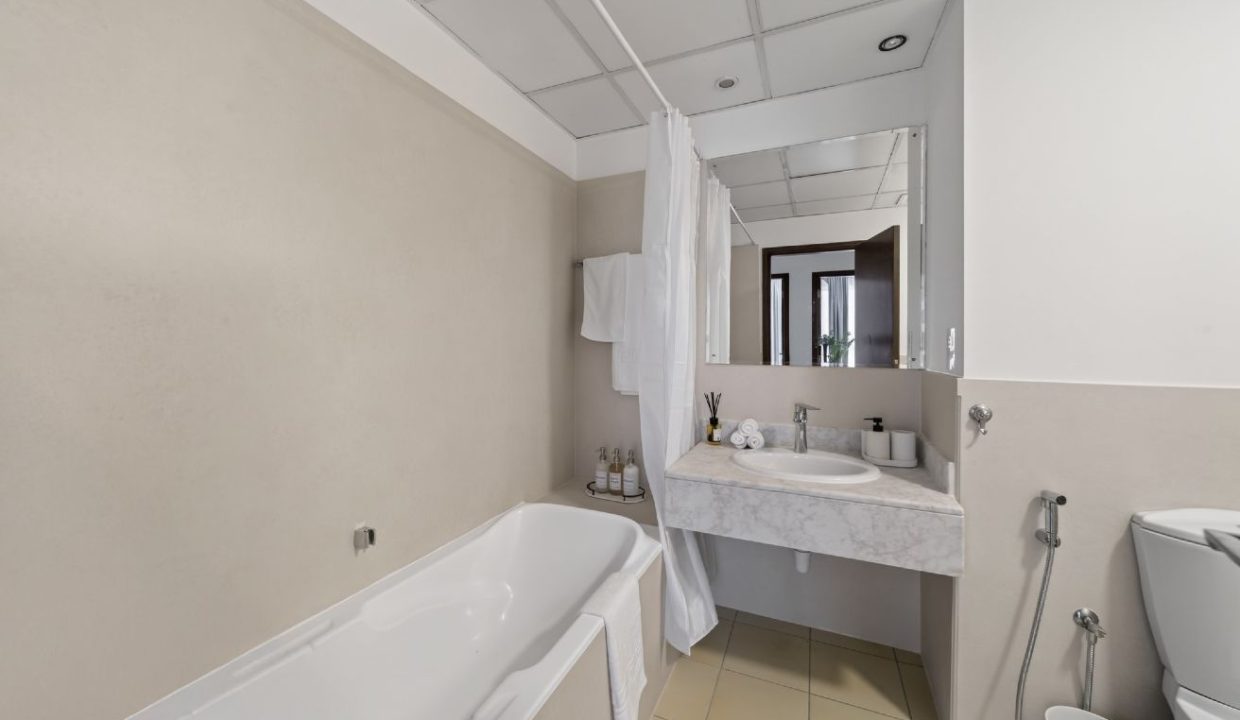 Spacious Furnished 3-Bedroom Apartment in Sadaf 1-17
