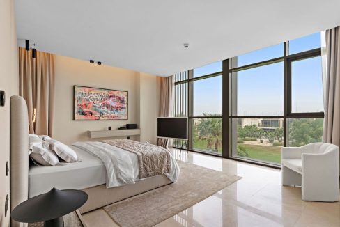 Luxury 4BR Furnished Villa in Golf Place-13