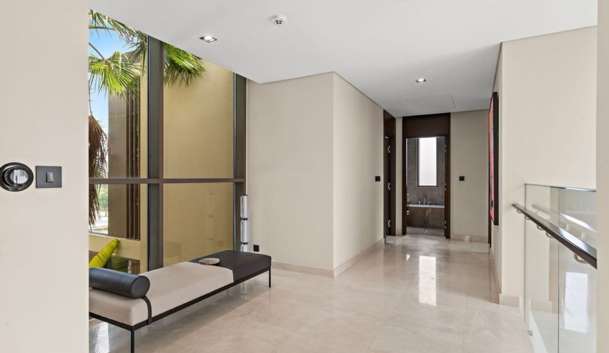 Luxury 4BR Furnished Villa in Golf Place-19