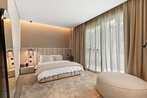 Luxury 4BR Furnished Villa in Golf Place-24