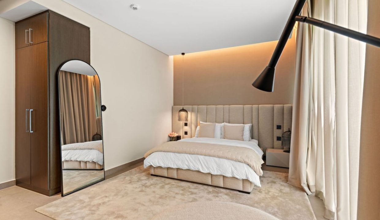 Luxury 4BR Furnished Villa in Golf Place-25