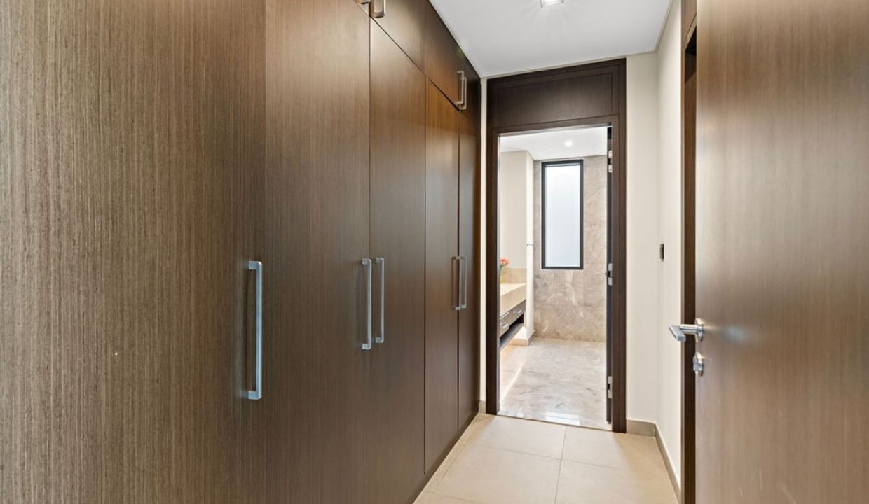 Luxury 4BR Furnished Villa in Golf Place-28