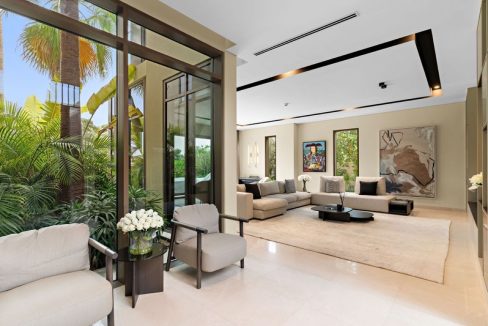 Luxury 4BR Furnished Villa in Golf Place-29