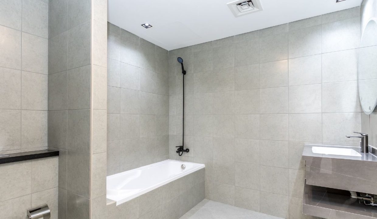 Stunning  2BR with Breathtaking Views-18