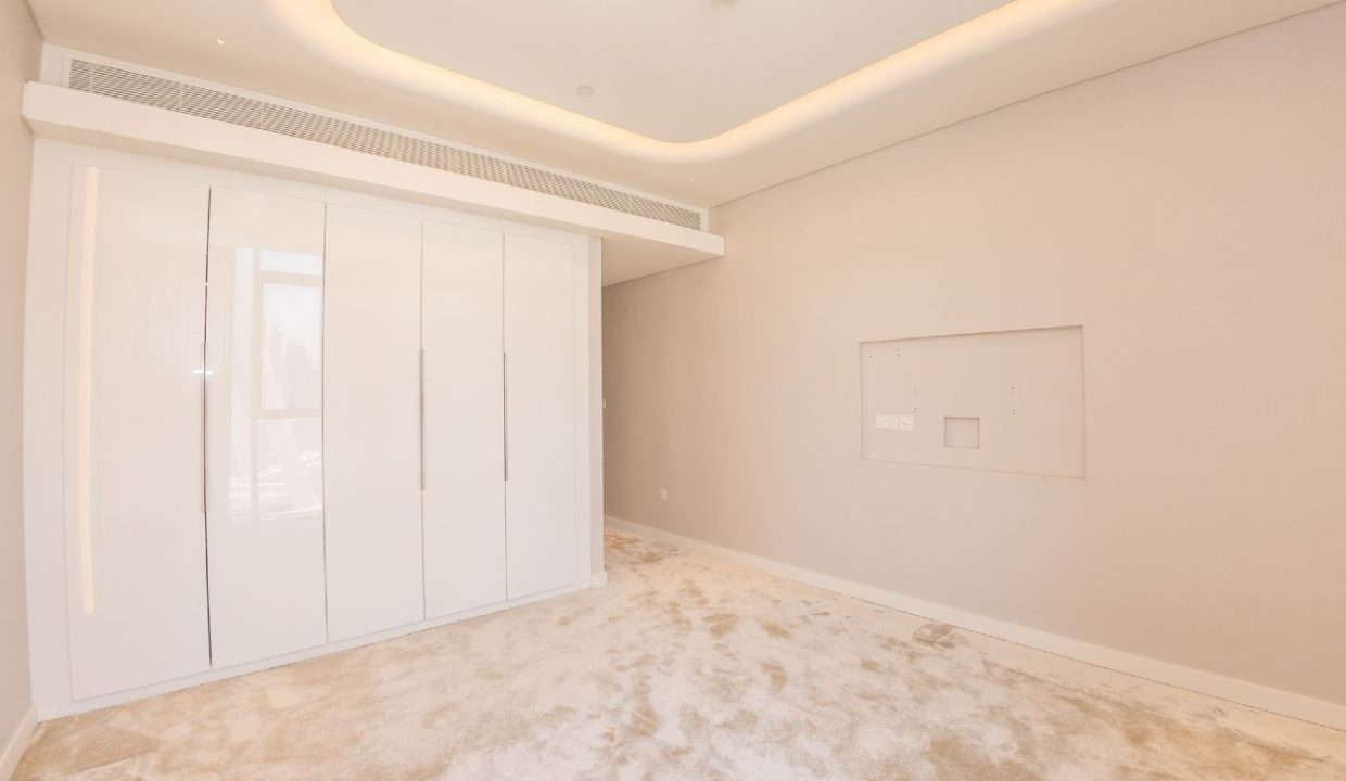 Elegant 3BR+Maid | Panoramic Sea & Ain Dubai View-13