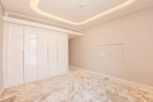 Elegant 3BR+Maid | Panoramic Sea & Ain Dubai View-13