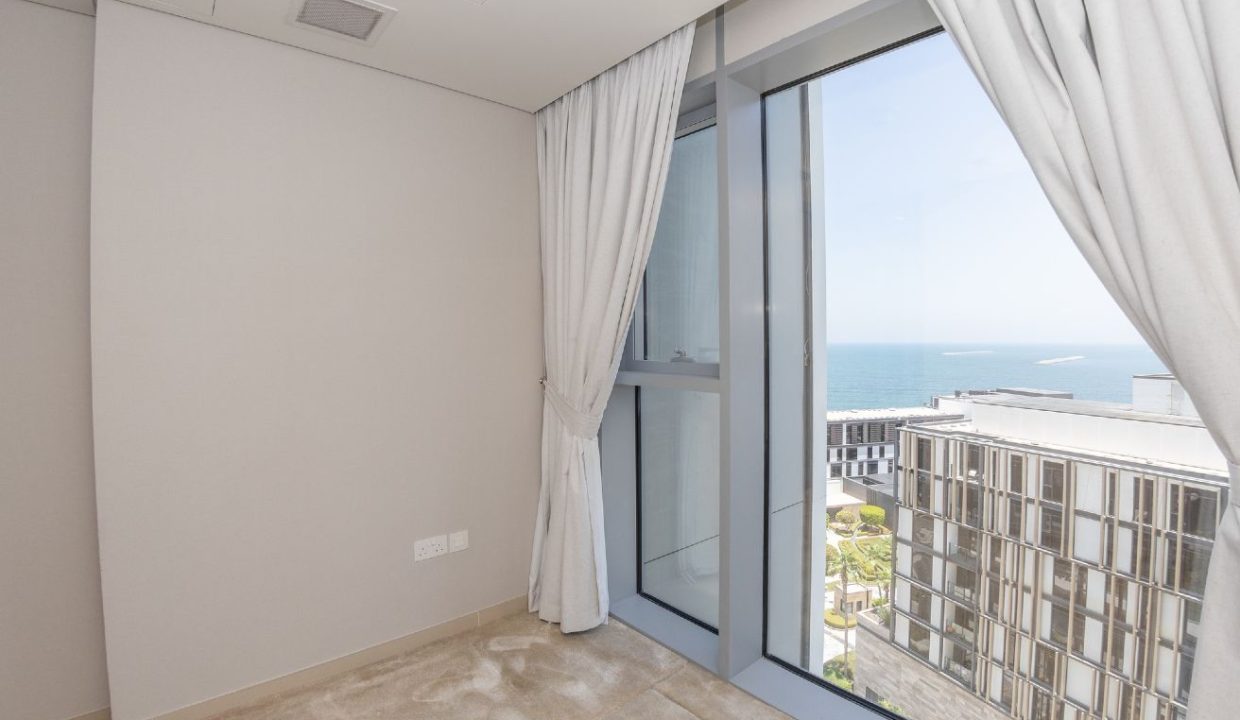 Elegant 3BR+Maid | Panoramic Sea & Ain Dubai View-15