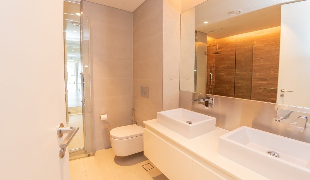 Elegant 3BR+Maid | Panoramic Sea & Ain Dubai View-22