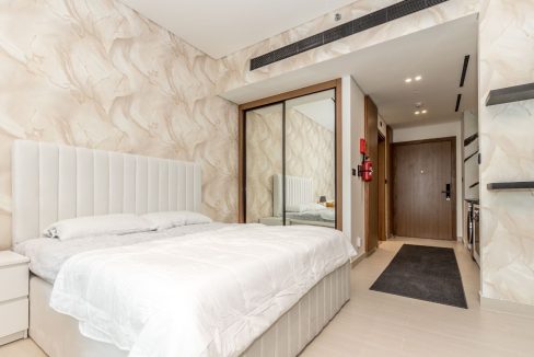 Brand-New Canal View Studio | Business Bay-12