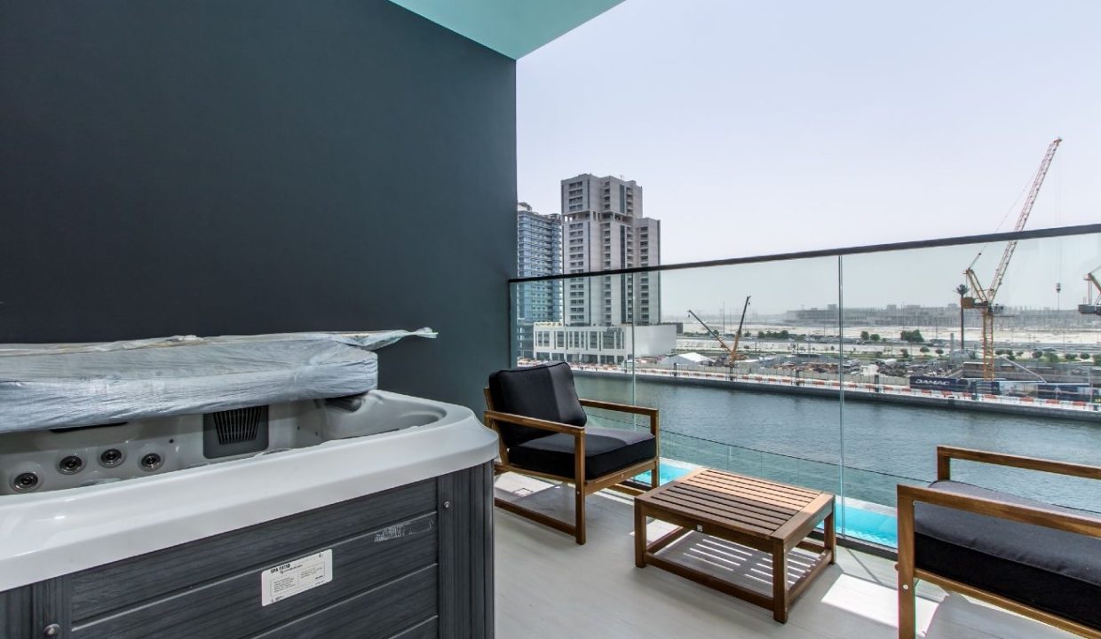 Brand-New Canal View Studio | Business Bay-13