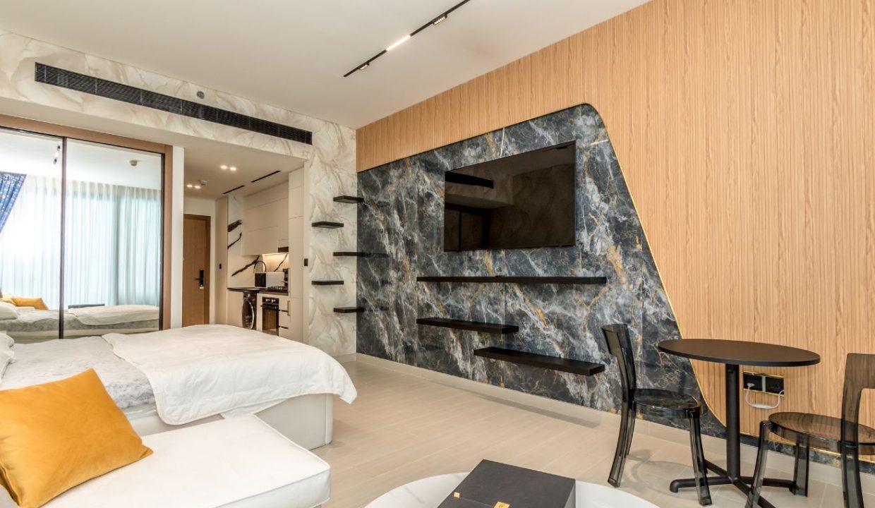 Brand-New Canal View Studio | Business Bay-3