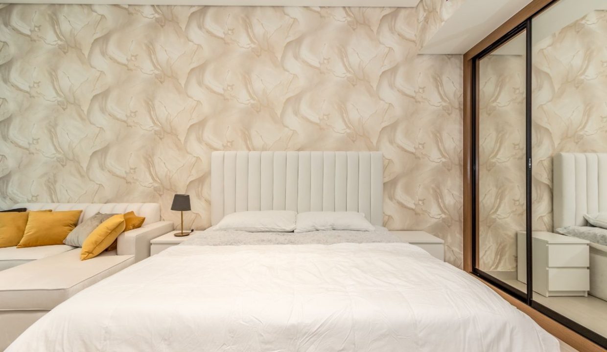 Brand-New Canal View Studio | Business Bay-4