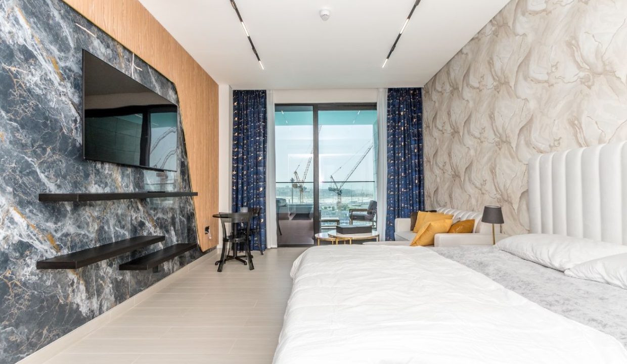 Brand-New Canal View Studio | Business Bay-9