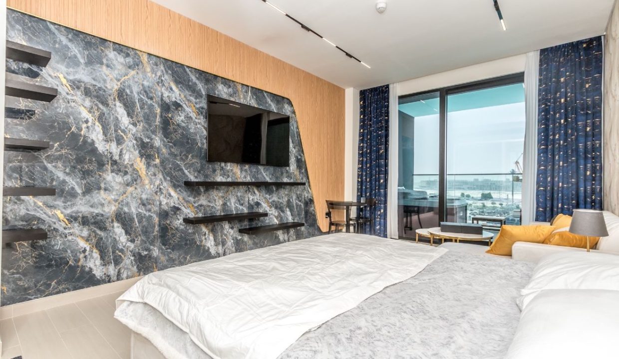 Brand-New Canal View Studio | Business Bay-10