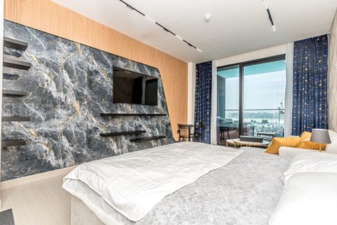 Brand-New Canal View Studio | Business Bay-10