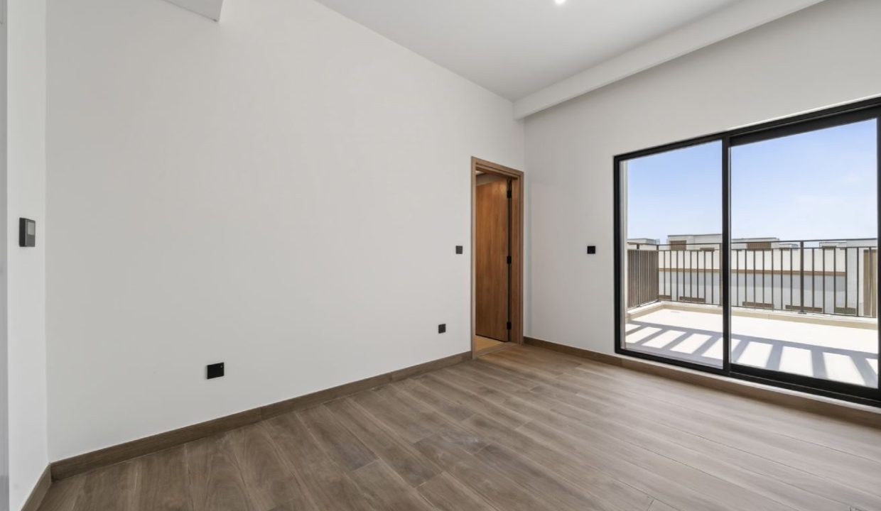 Corner 5-Bedroom + maid for Rent in Costa Brava 1-9