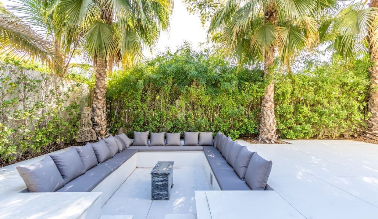 Exclusive 4BR Villa with Private Pool in Sidra-11