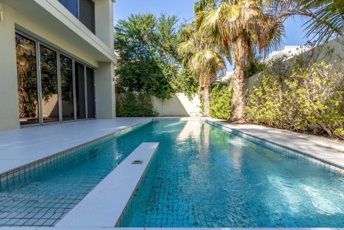 Exclusive 4BR Villa with Private Pool in Sidra-14