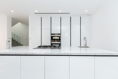 Exclusive 4BR Villa with Private Pool in Sidra-16