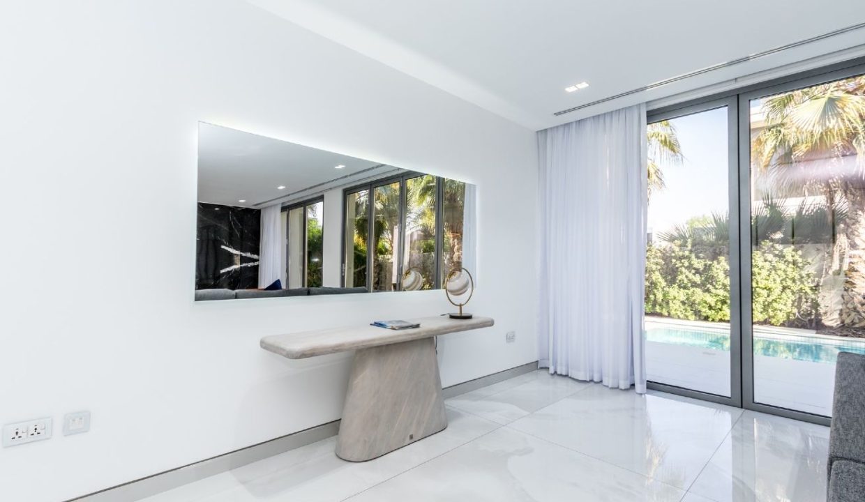 Exclusive 4BR Villa with Private Pool in Sidra-17