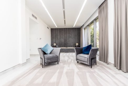 Exclusive 4BR Villa with Private Pool in Sidra-25