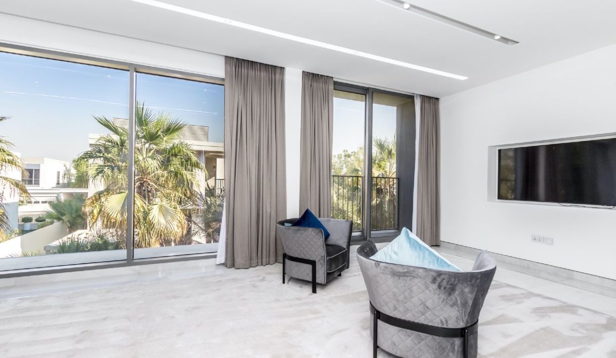 Exclusive 4BR Villa with Private Pool in Sidra-26