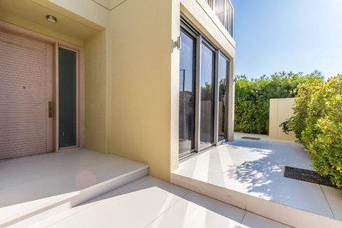 Exclusive 4BR Villa with Private Pool in Sidra-4