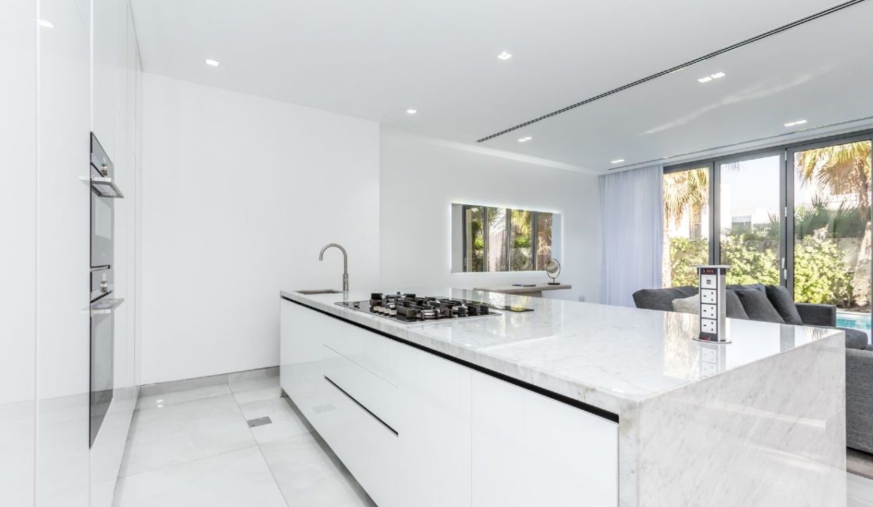 Exclusive 4BR Villa with Private Pool in Sidra-9
