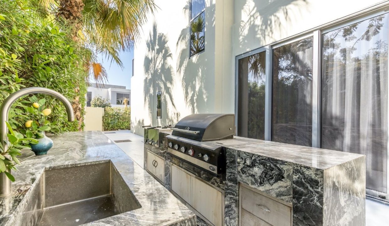 Exclusive 4BR Villa with Private Pool in Sidra-10