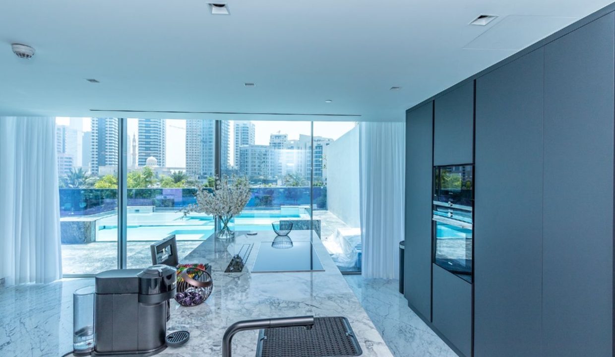 Must See Triplex Luxury Villa In Dubai Marina-2