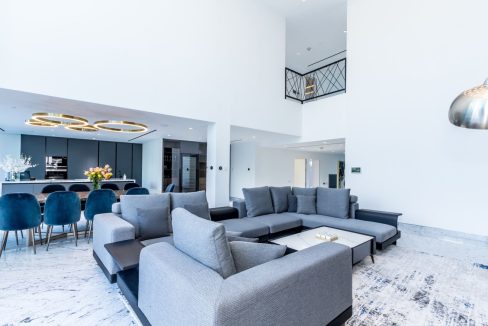 Stunning Triplex Villa | Prime Dubai Marina-12