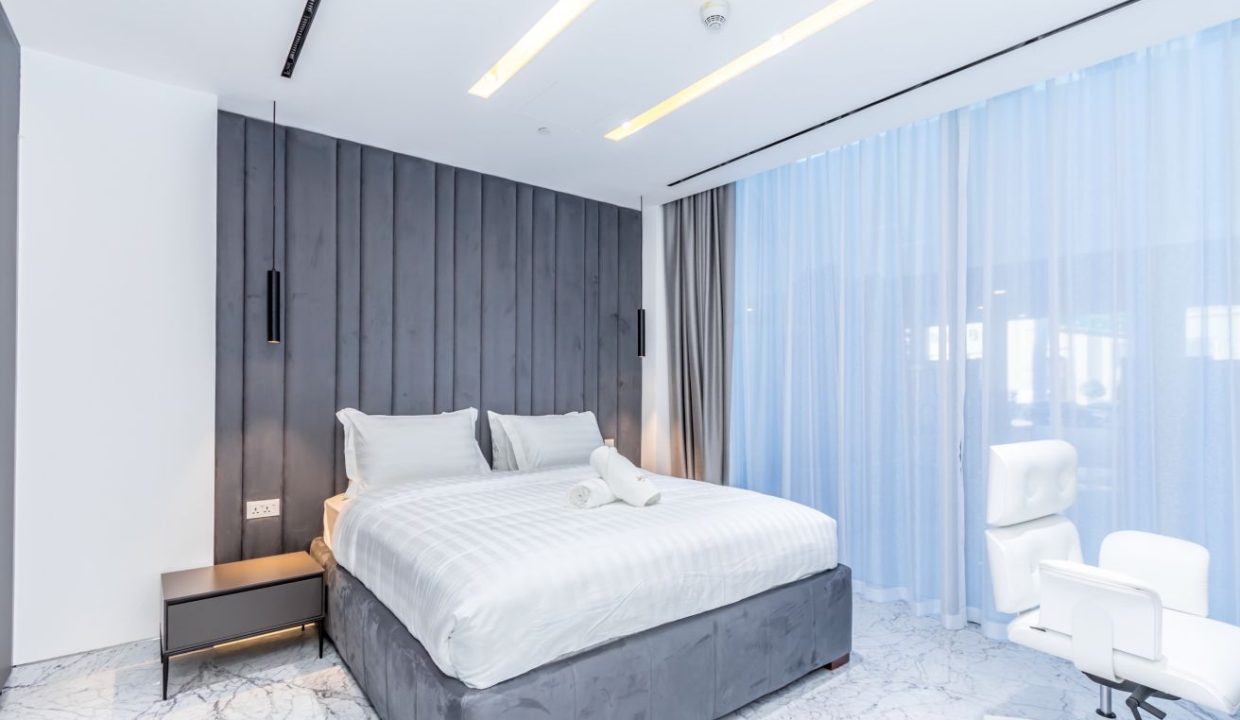 Stunning Triplex Villa | Prime Dubai Marina-3