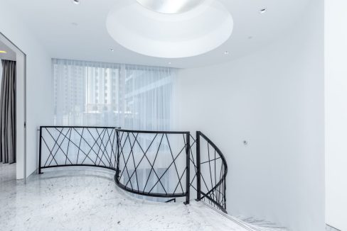 Must See Triplex Luxury Villa In Dubai Marina-25