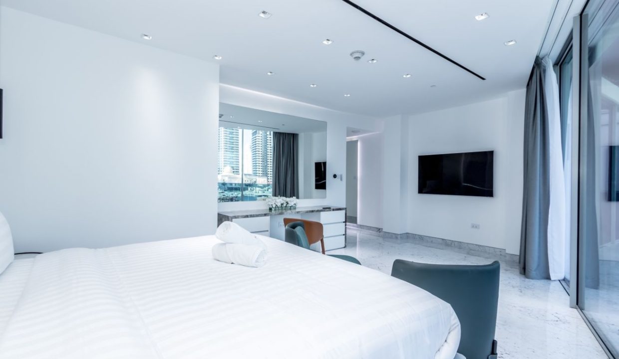 Stunning Triplex Villa | Prime Dubai Marina-30