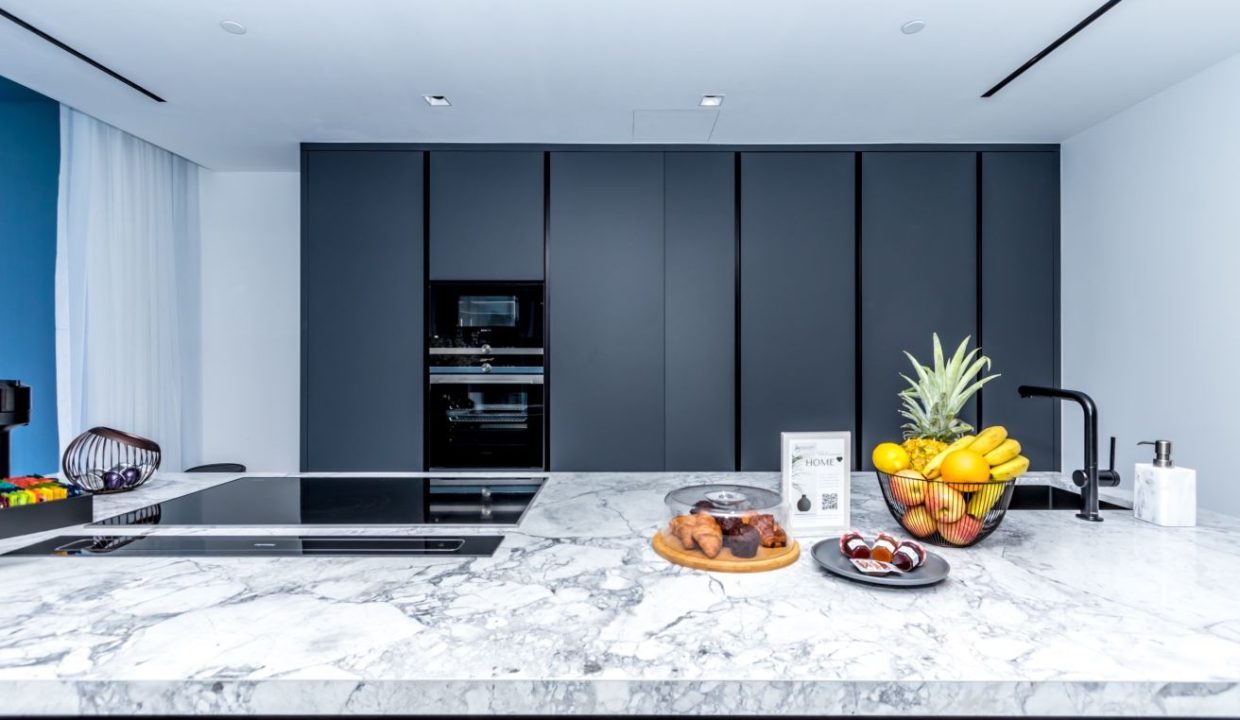 Stunning Triplex Villa | Prime Dubai Marina-5