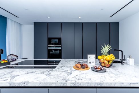 Stunning Triplex Villa | Prime Dubai Marina-5