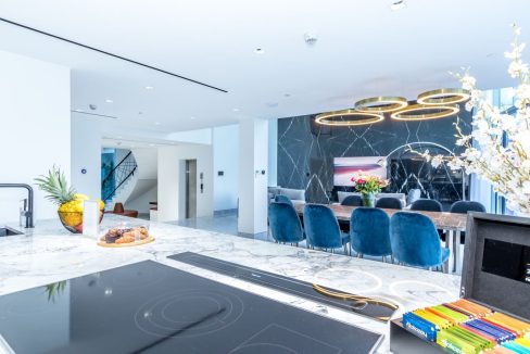 Stunning Triplex Villa | Prime Dubai Marina-8