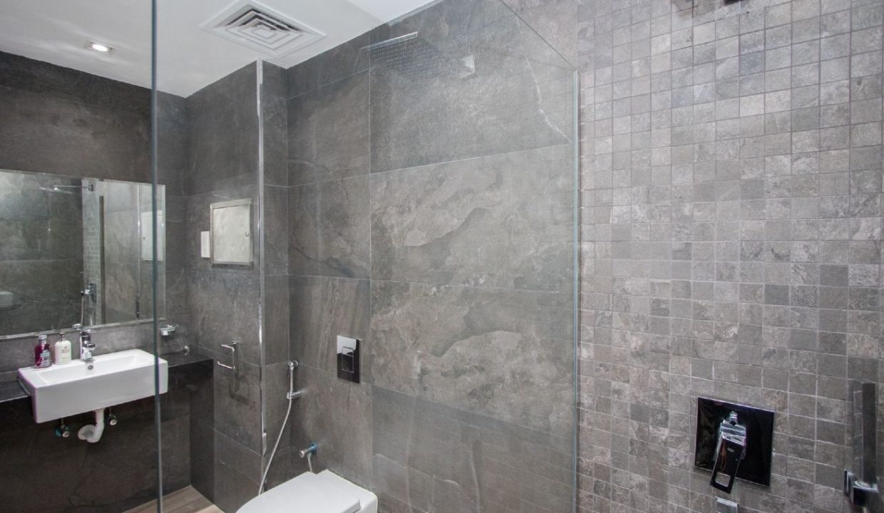 Upgraded Large Studio |Pool View | Fully Furnished-17