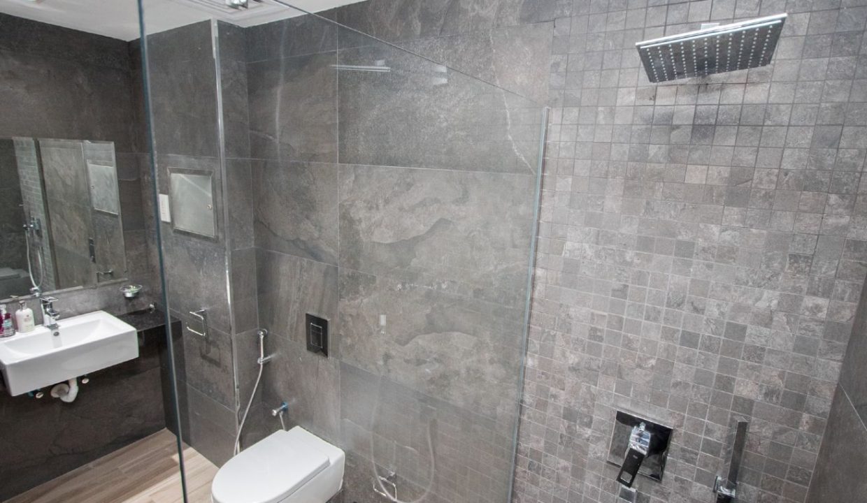Upgraded Large Studio |Pool View | Fully Furnished-18
