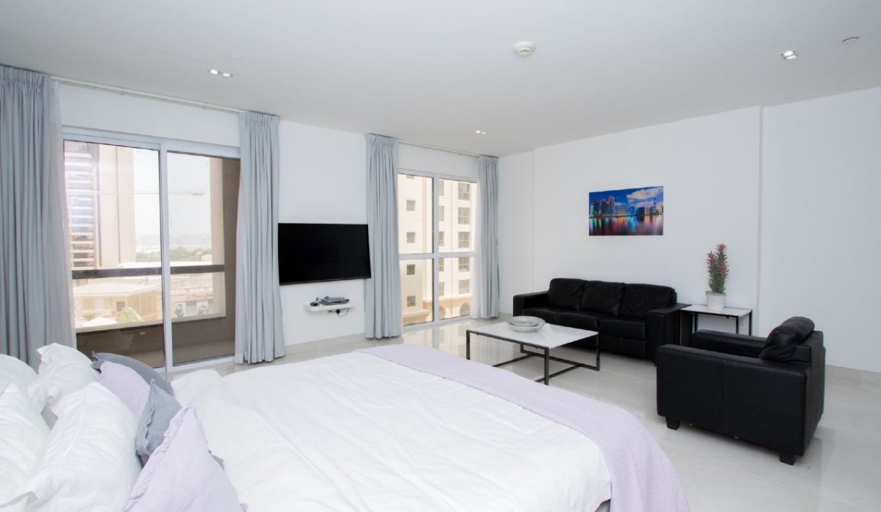 Upgraded Large Studio |Pool View | Fully Furnished-7
