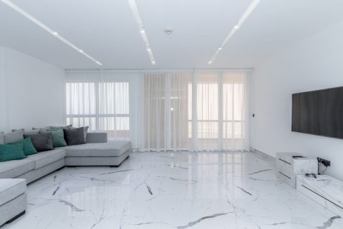 Upgraded | Furnished | Full Upgraded |Sea View-8