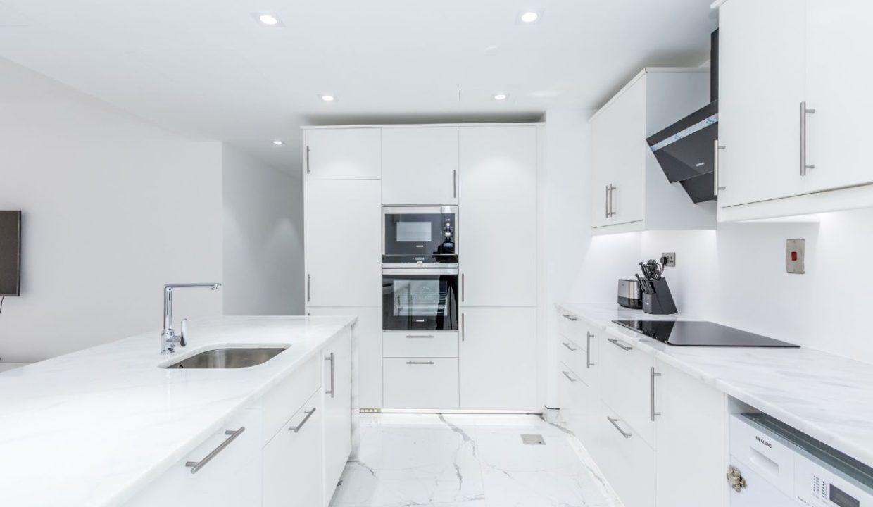 Upgraded | Furnished | Full Upgraded |Sea View-9