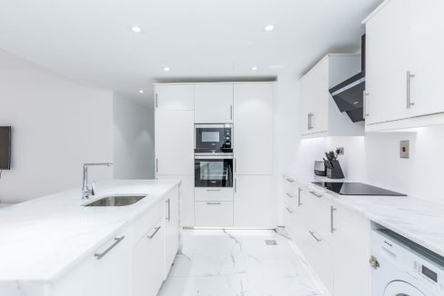 Upgraded | Furnished | Full Upgraded |Sea View-9