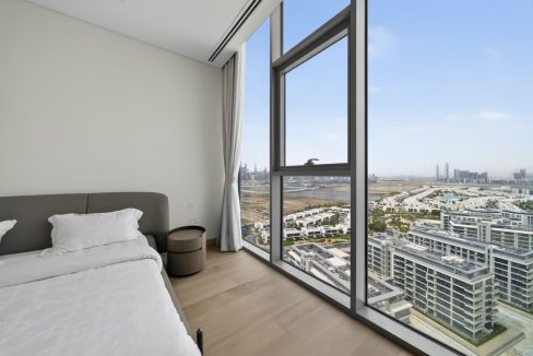 Elegant 4BR Penthouse with Panoramic Lagoon View-11