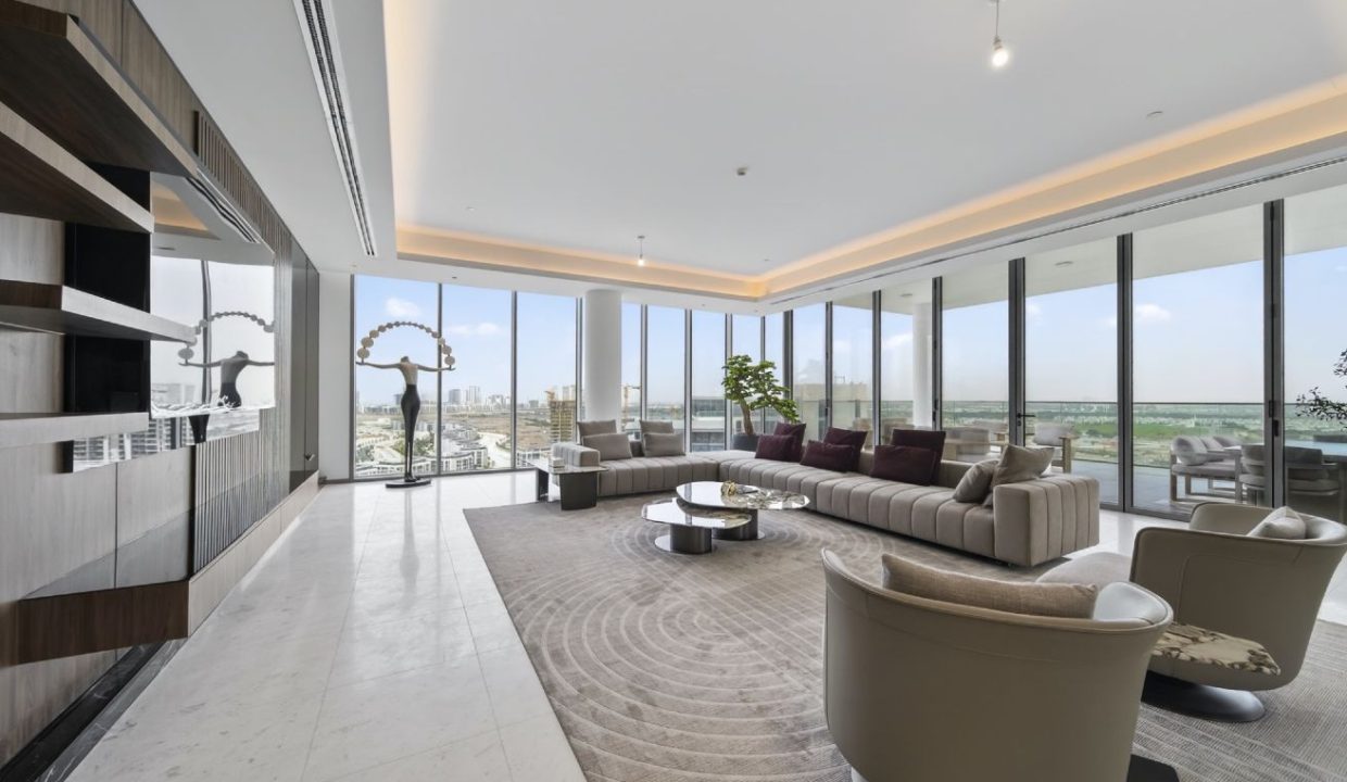 Elegant 4BR Penthouse with Panoramic Lagoon View-17