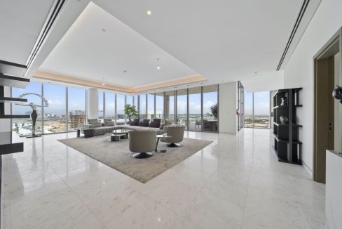 Elegant 4BR Penthouse with Panoramic Lagoon View-27