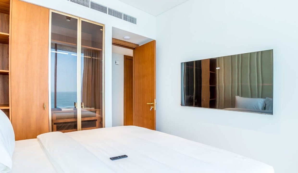 Beachfront Luxury Living | 4BR+M at Palm Jumeirah-13
